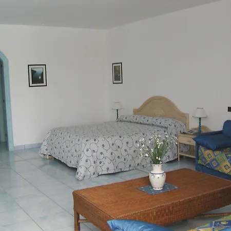 سيلينيا ريزيدنس 4* Castro (Lecce)
