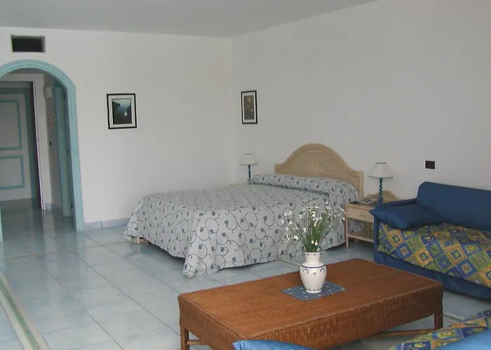 سيلينيا ريزيدنس 4* Castro (Lecce)